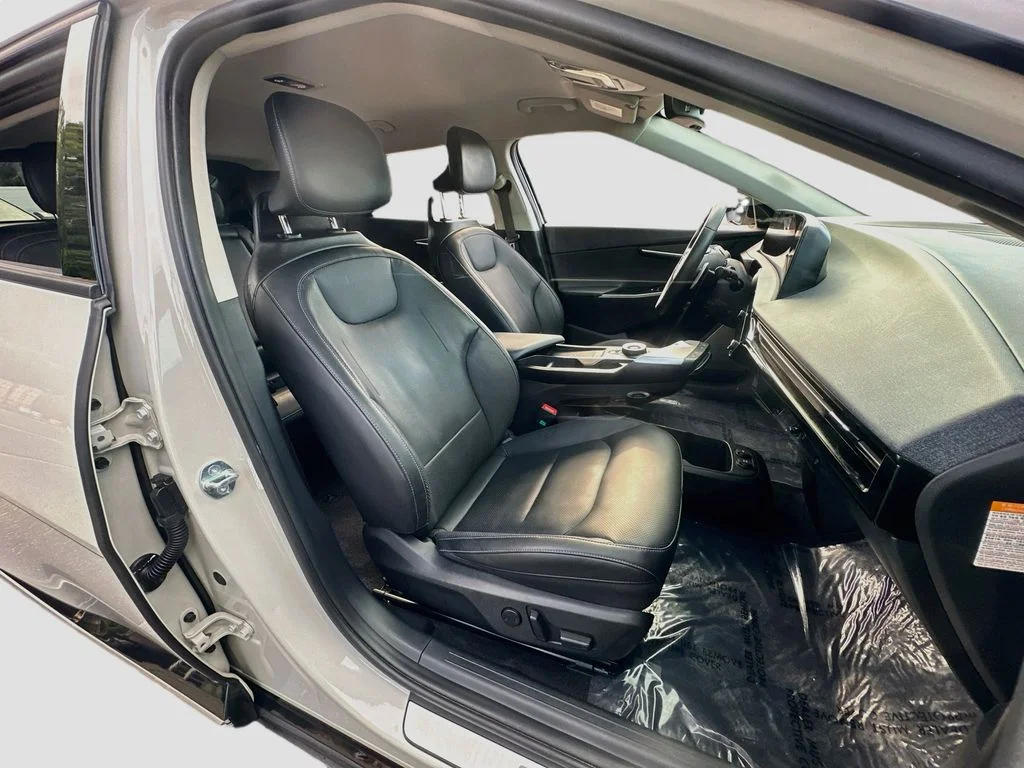 Certified Used 2023  Kia Wind image 28