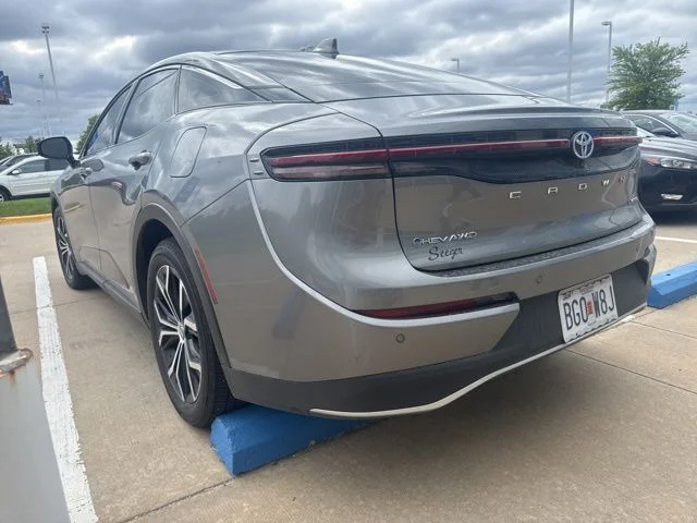 Used 2024  Toyota Limited image 5