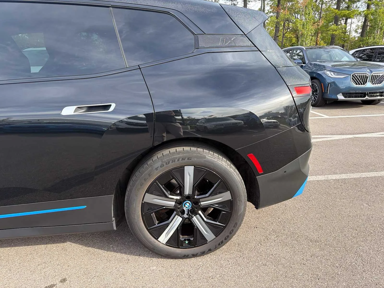 Certified Used 2024 Black Sapphire Metallic BMW xDrive50 image 4