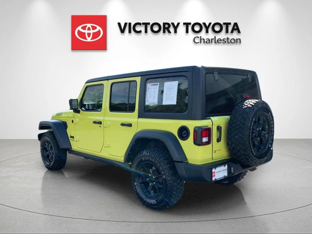 Used 2022  Jeep Unlimited Willys image 3