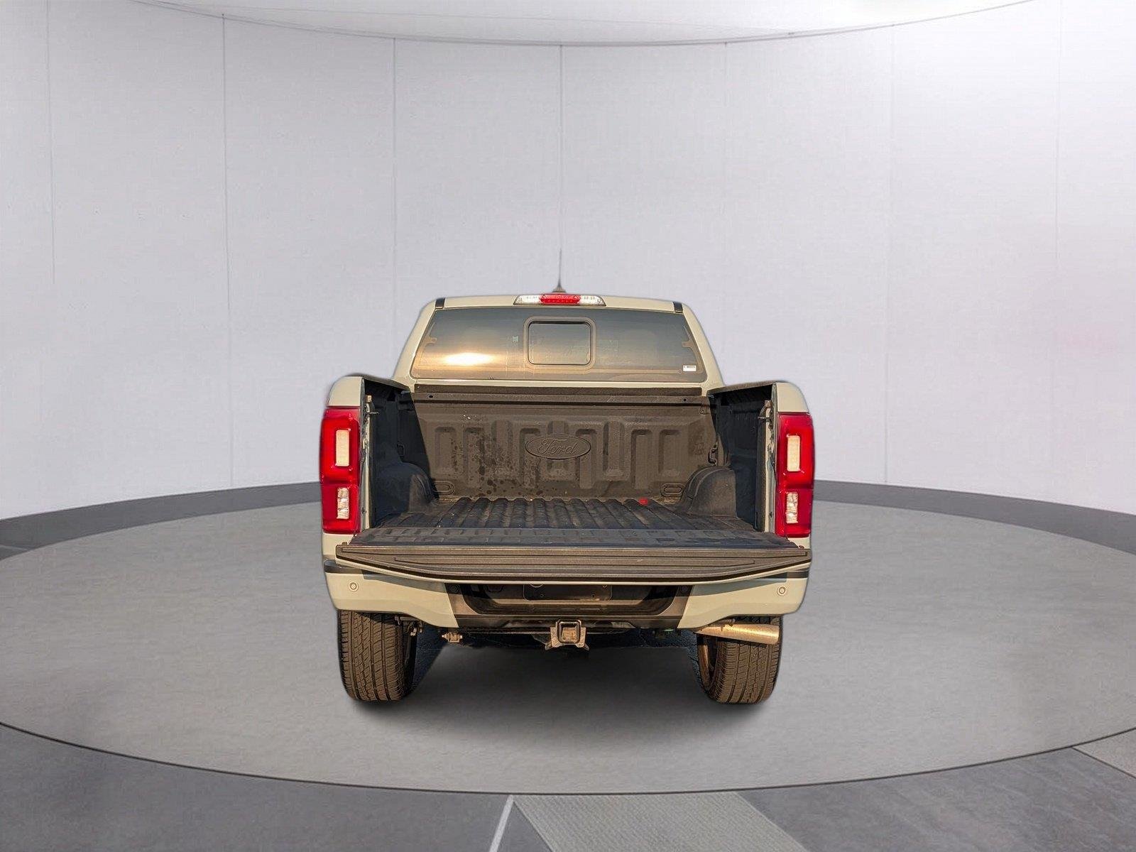 Used 2022 Cactus Gray Ford LARIAT image 6