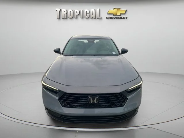 Used 2025 Gray Honda SE image 8