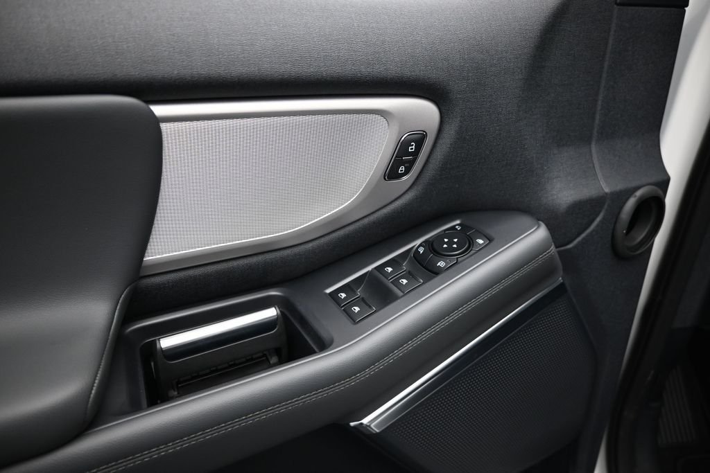 New 2027 Star White Metallic Tri-Coat Ford Active image 10