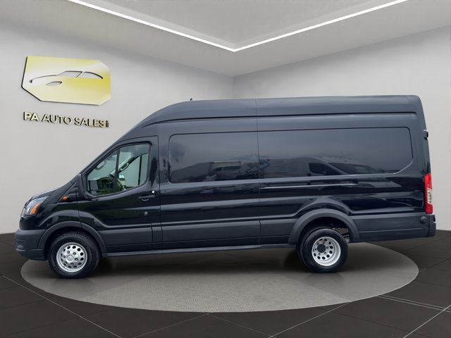 Used 2024 Black Ford  image 4