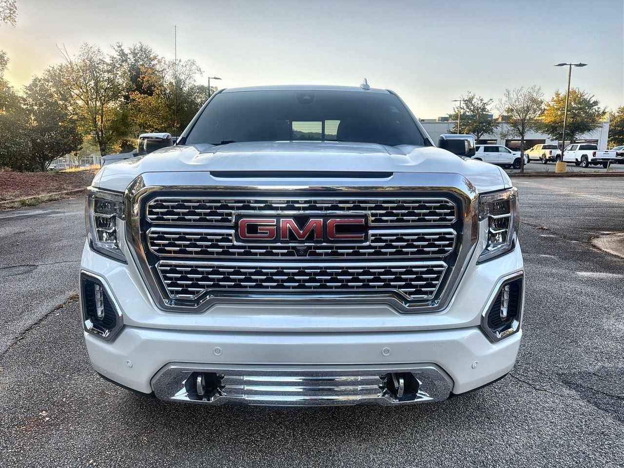 Used 2019 WHITE FROST TRICOAT GMC Denali image 3