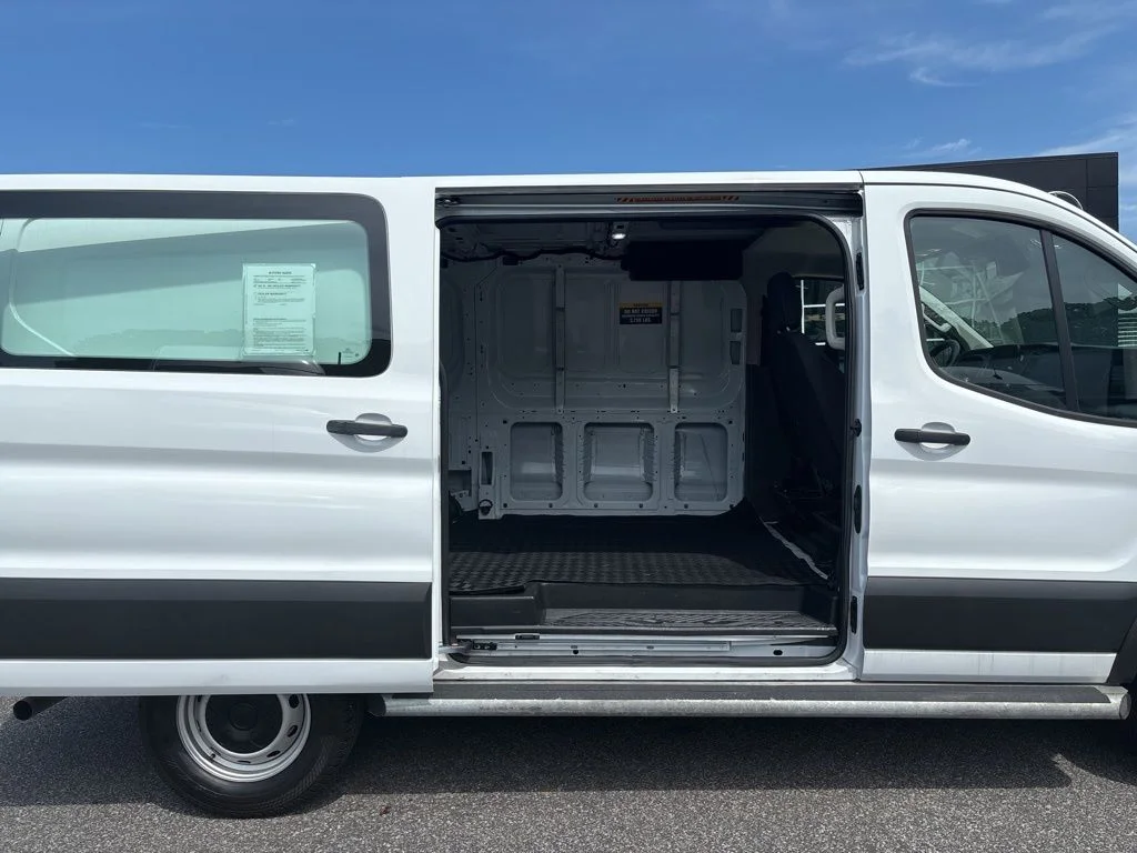 Used 2024 Oxford White Ford Base image 21