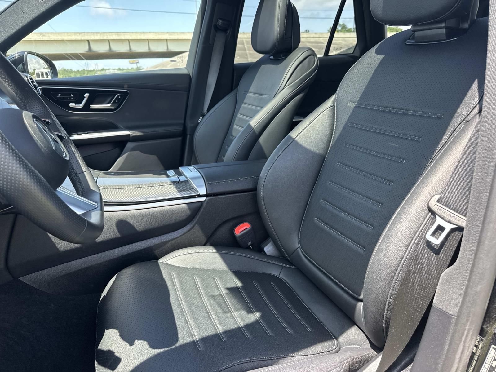Certified Used 2026 Black Mercedes-Benz GLC 300 image 15