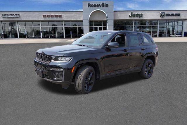 New 2026 Diamond Black Crystal Pearlcoat Jeep Limited image 7