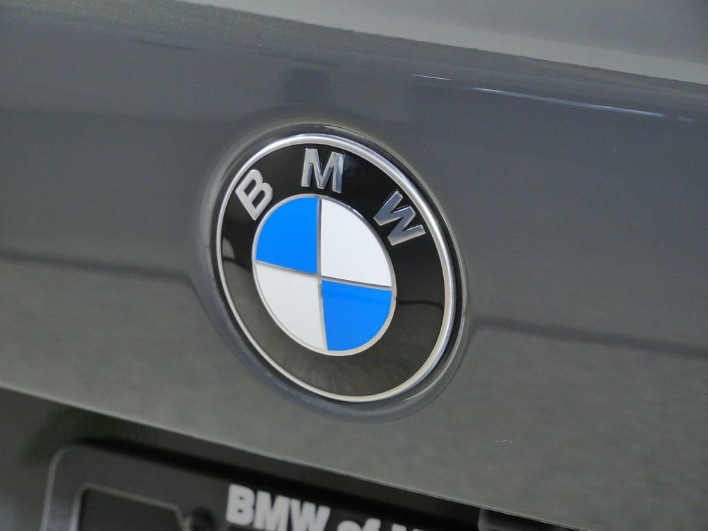 New 2026 Dravit Grey Metallic BMW xDrive40i image 11