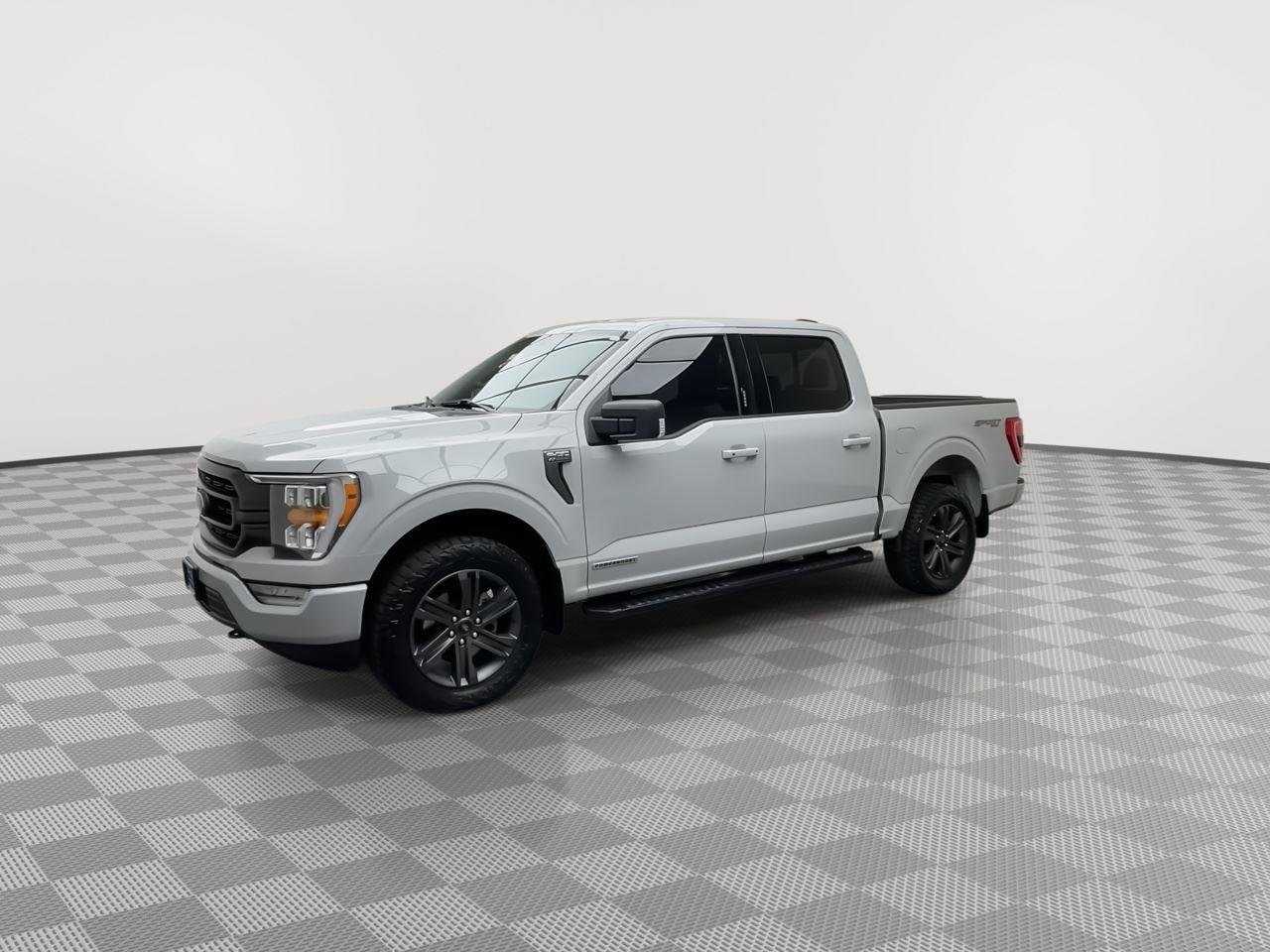 Used 2023 Avalanche Gray Ford XLT image 40