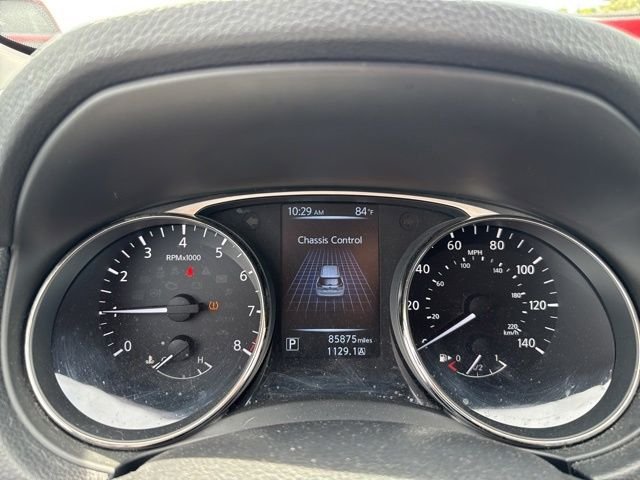 Used 2016 White Nissan SV image 35