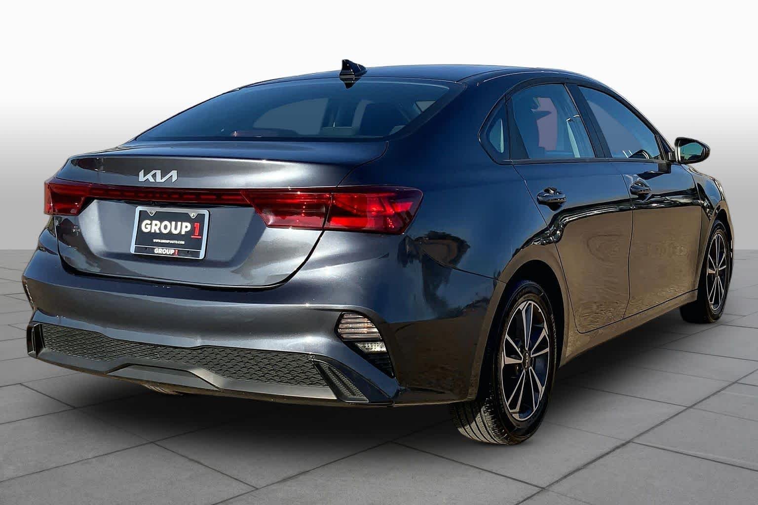 Used 2024 Gravity Gray Kia LXS image 12