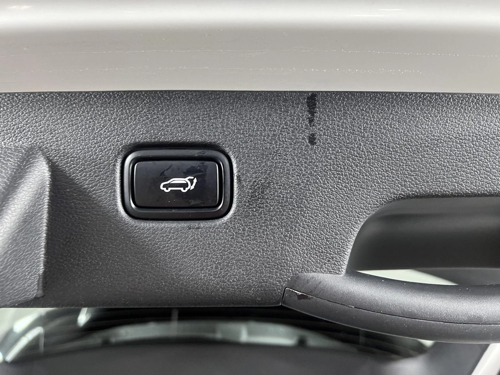 Used 2023 Glacial White Pearl Kia X-Line image 35