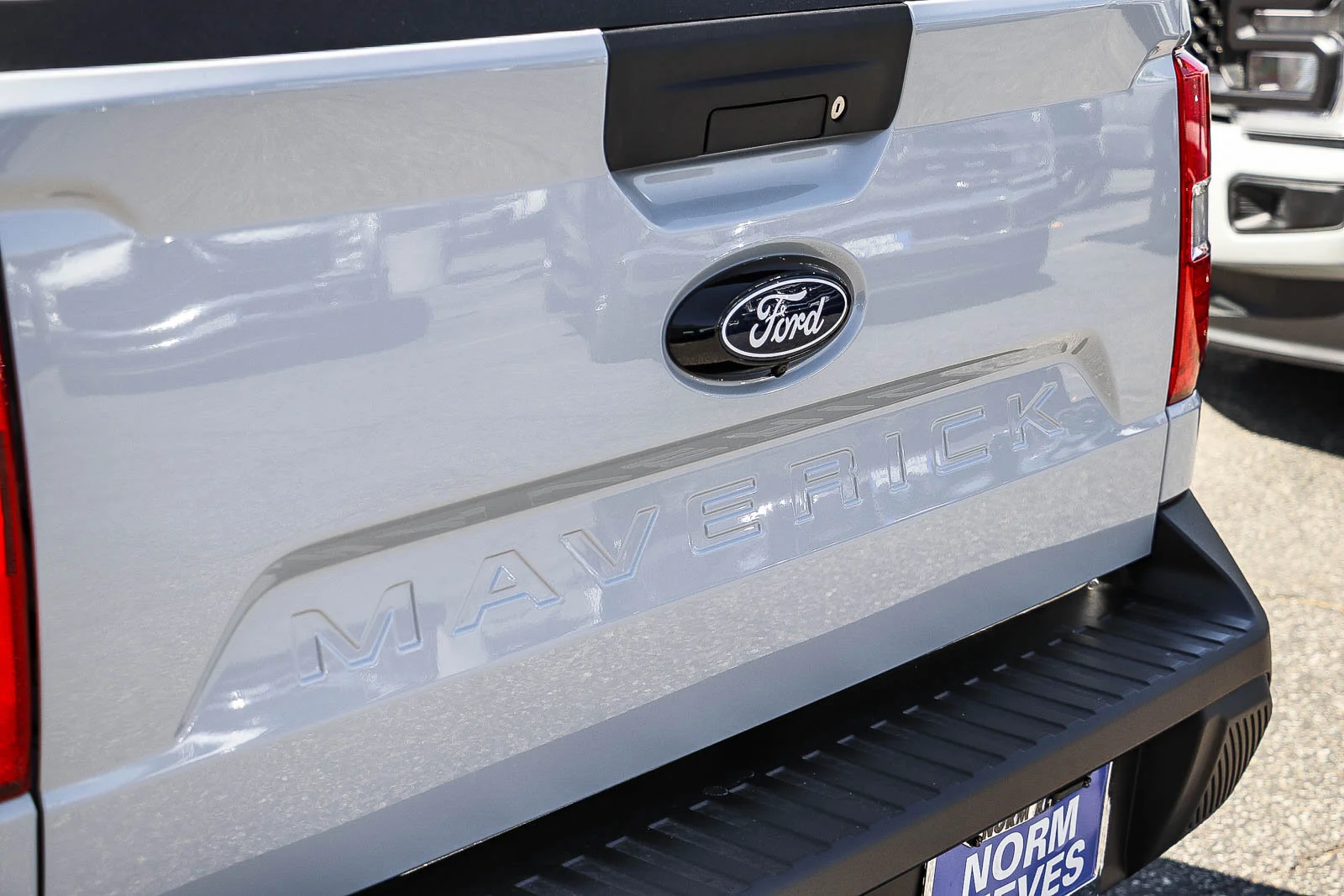 New 2026 Space White Metallic Ford XLT image 10