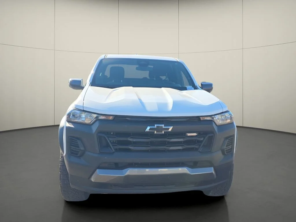 Used 2025 Summit White Chevrolet Trail Boss image 2