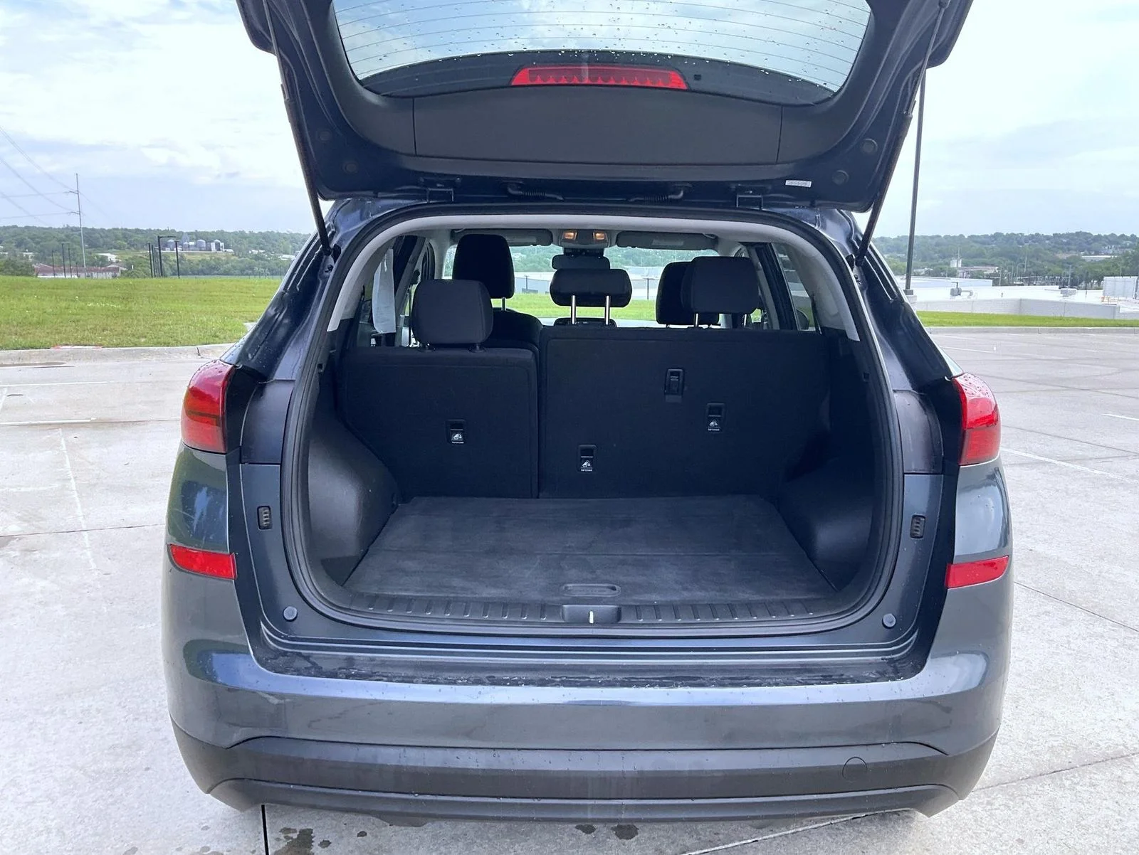 Certified Used 2020 Blue Hyundai SE image 9