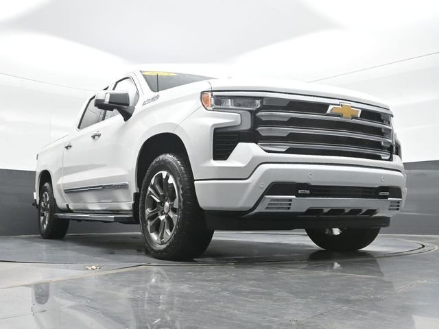 Used 2024 Beige Chevrolet High Country image 25