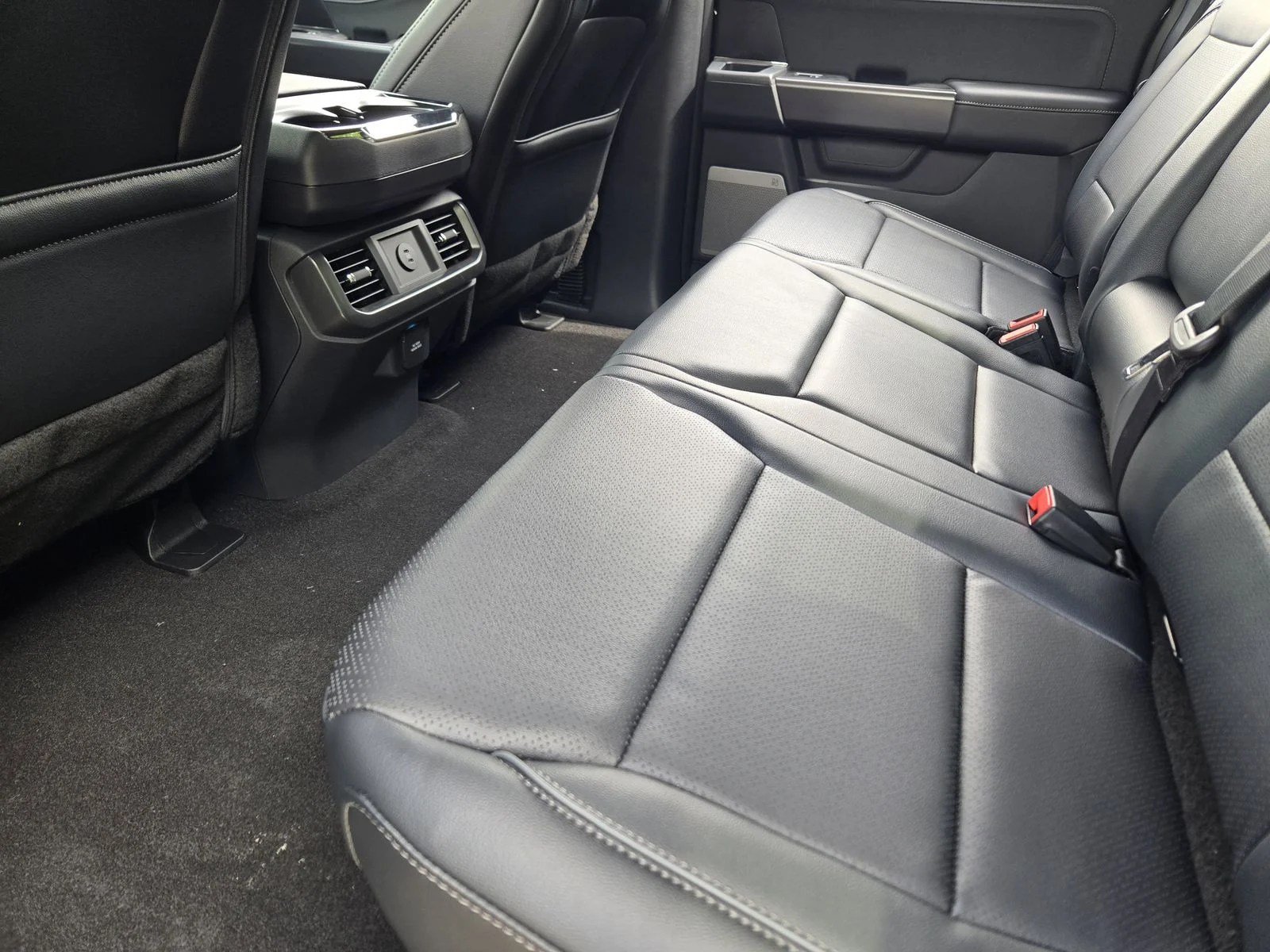 New 2026 Agate Black Metallic Ford Lariat® image 19