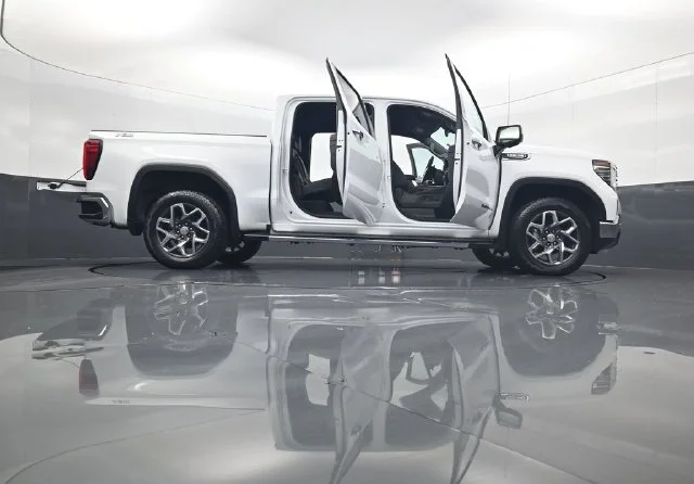 Certified Used 2023 White GMC SLT image 33
