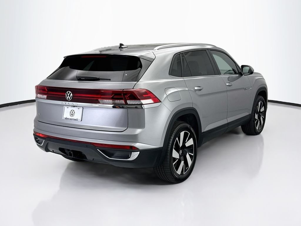 New 2026 Silver Mist Metallic Volkswagen SE w/Technology image 5