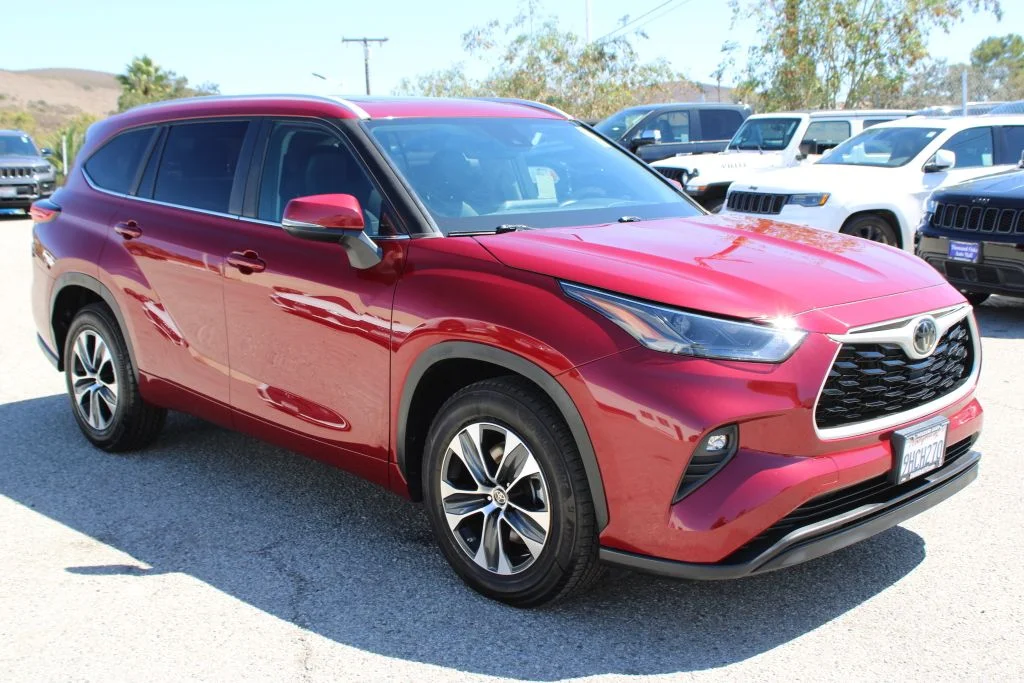 Used 2023 Red Toyota XLE image 3