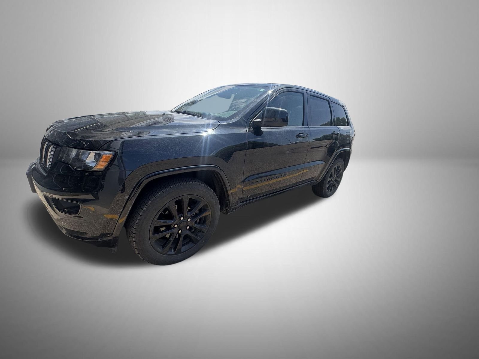 2018 Jeep Grand Cherokee Altitude 4WD's photo