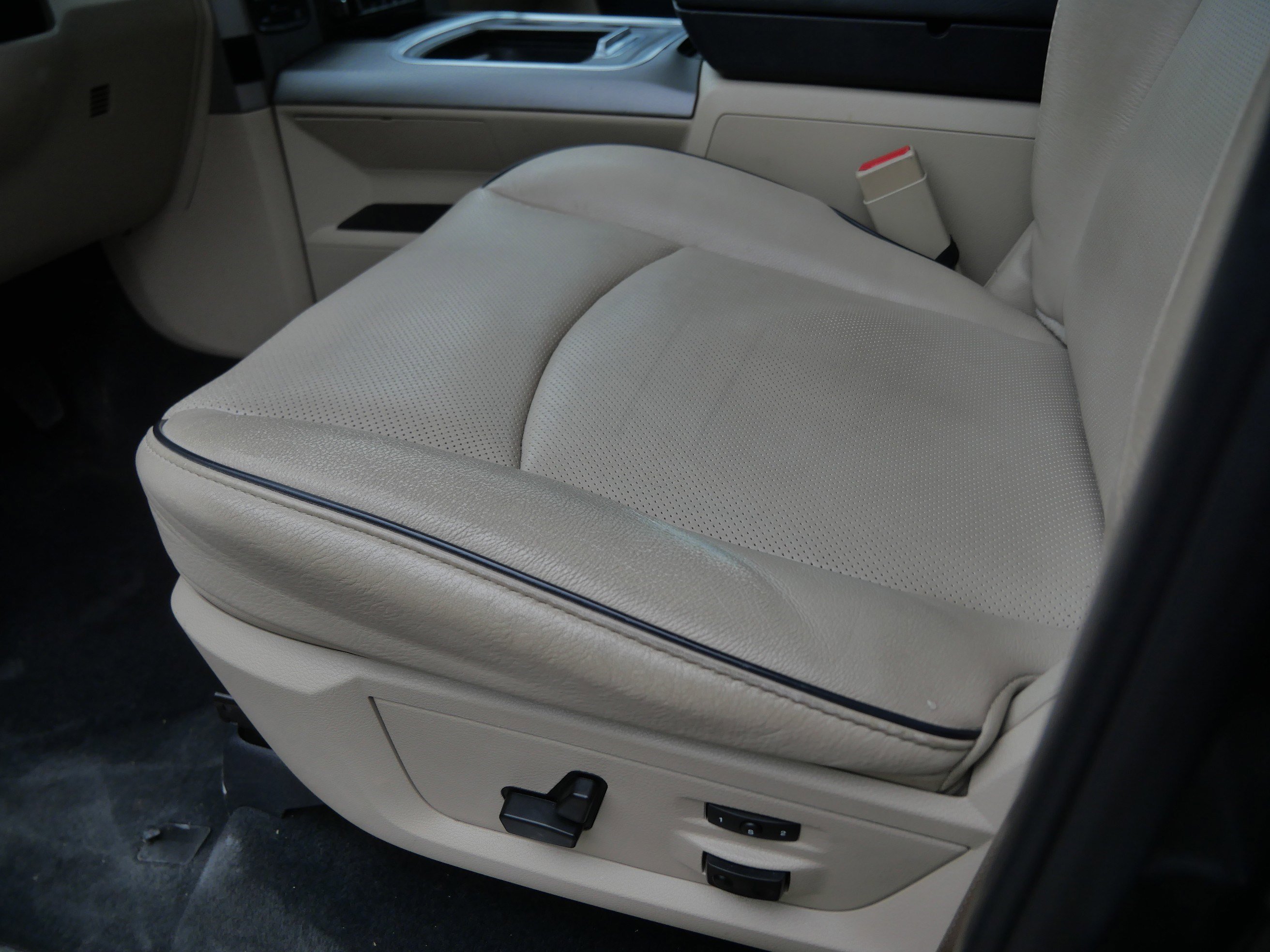 Used 2018 Brilliant Black Crystal Pearlcoat Ram Limited image 20