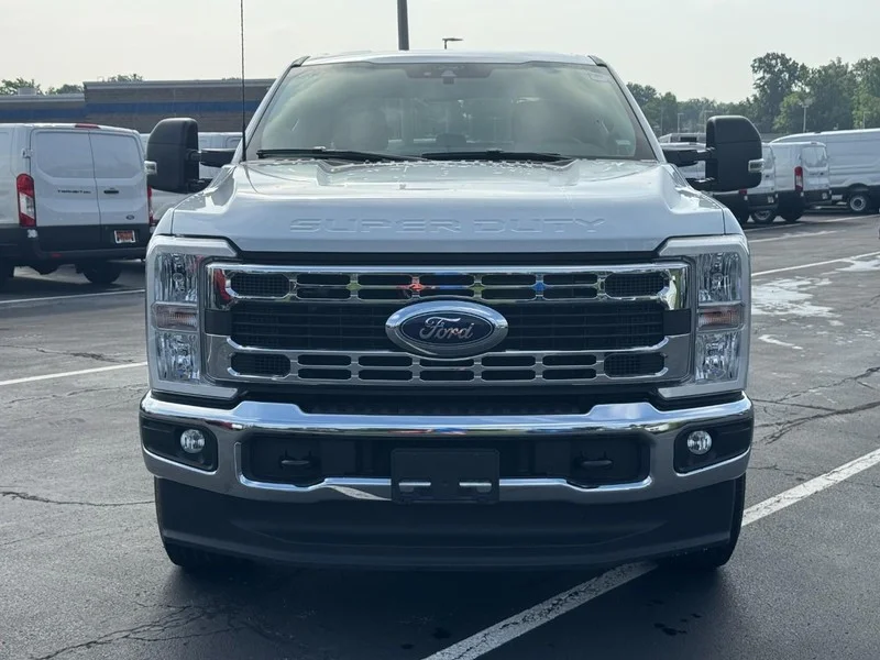 Used 2025 White Ford XL 4WD Crew Cab 6.75' Box image 10