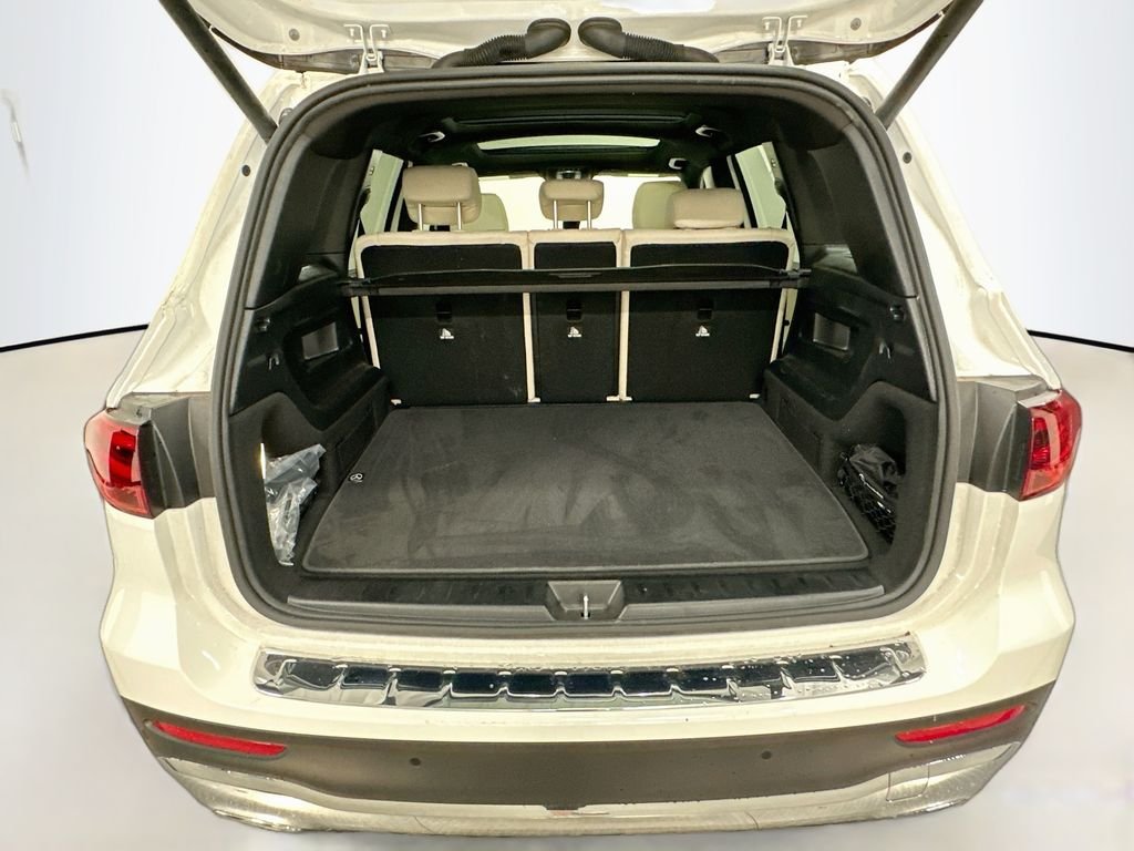 Used 2026 White Mercedes-Benz GLB 250 image 27