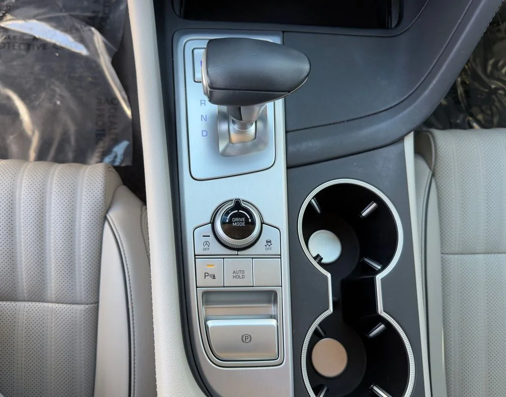 Used 2021 White Genesis 2.0T image 27