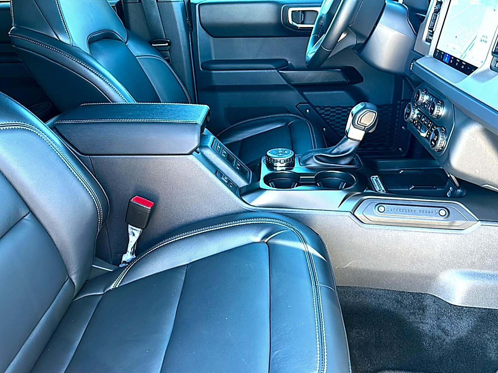 Used 2025 Azure Gray Metallic Tri-Coat Ford Outer Banks image 23