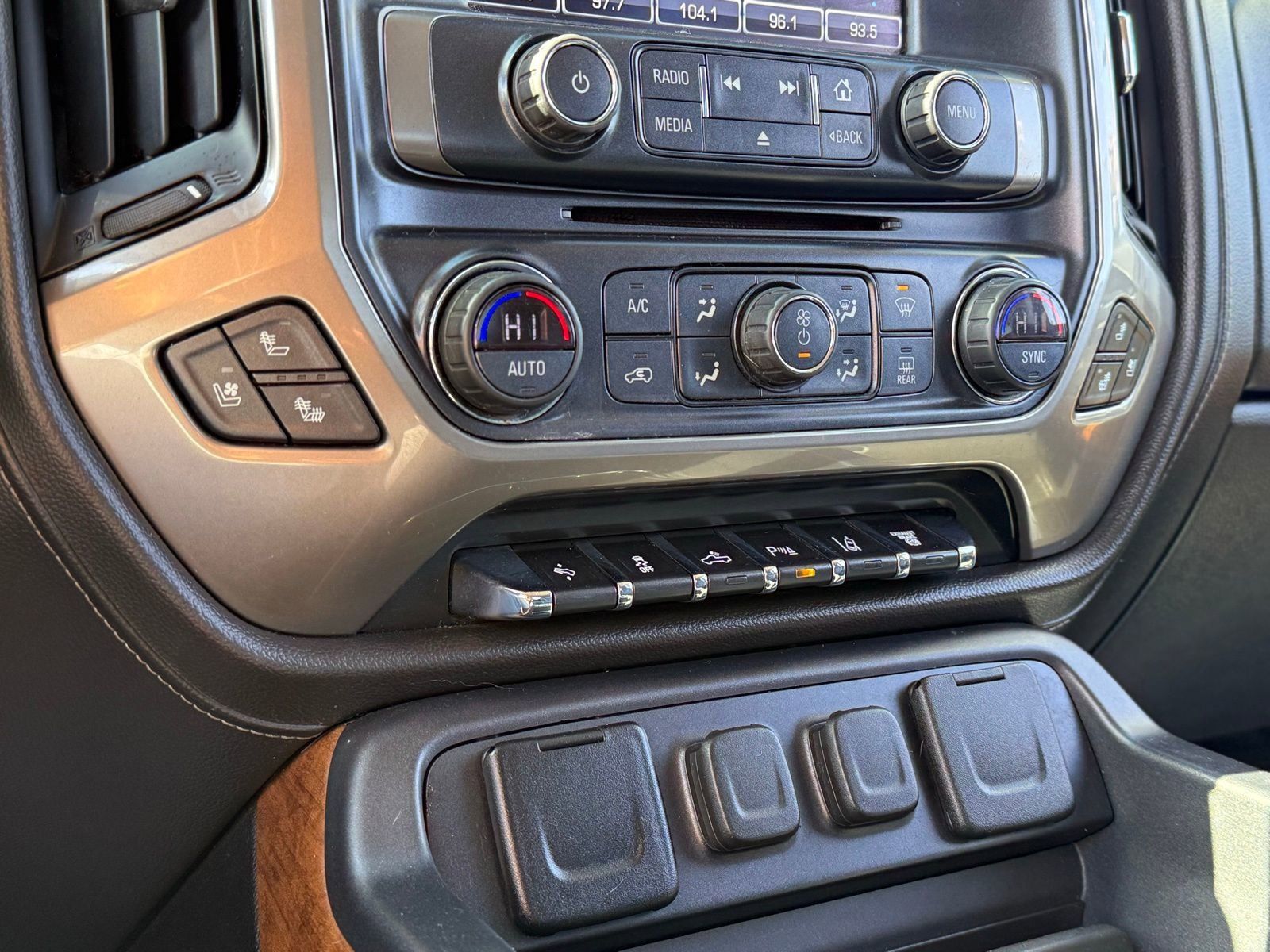 2019 Chevrolet Silverado 2500HD High Country - Photo 24
