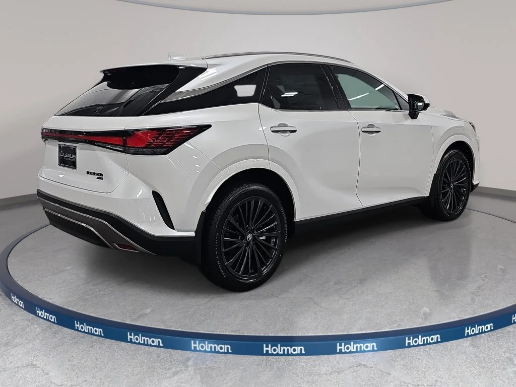 New 2026 Eminent White Pearl Lexus PREMIUM image 5
