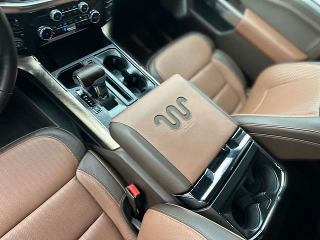 Used 2025  Ford King Ranch image 22