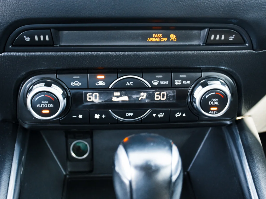 Used 2018 Eternal Blue Mica Mazda Grand Touring image 19