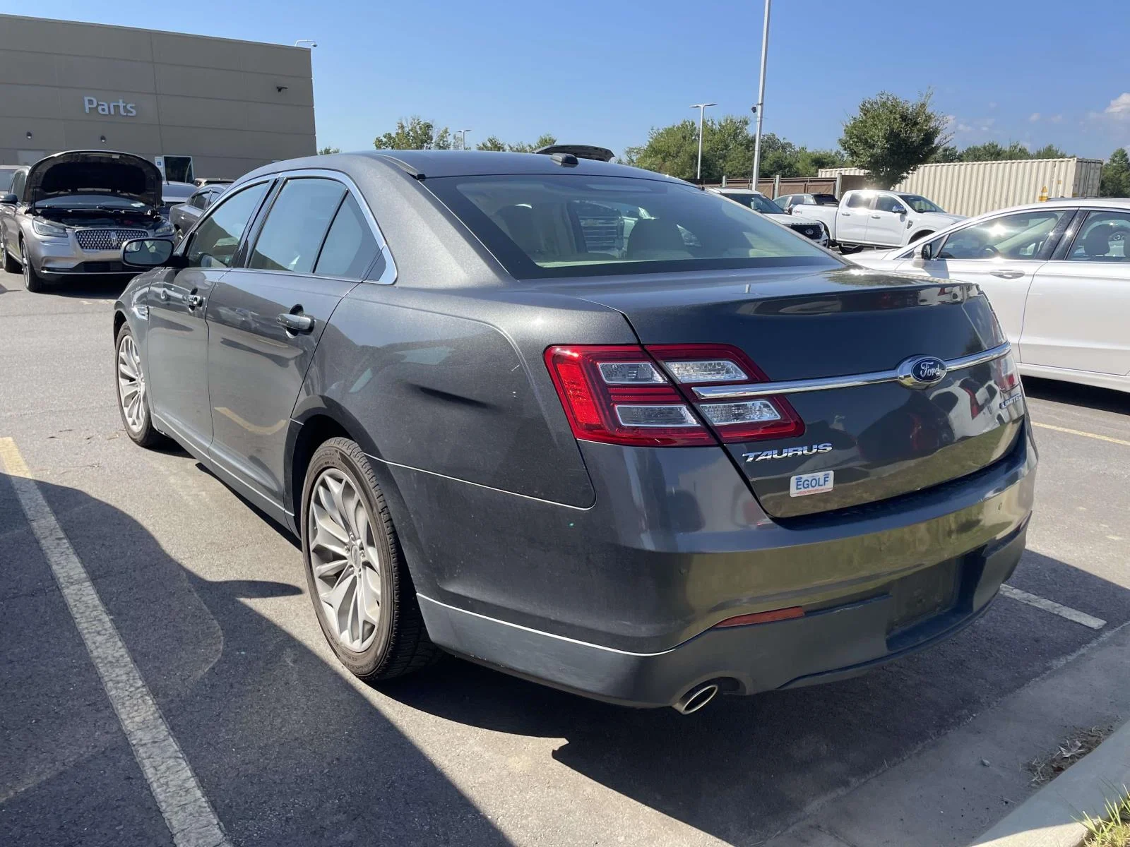 Used 2016 Magnetic Metallic Ford Limited image 3