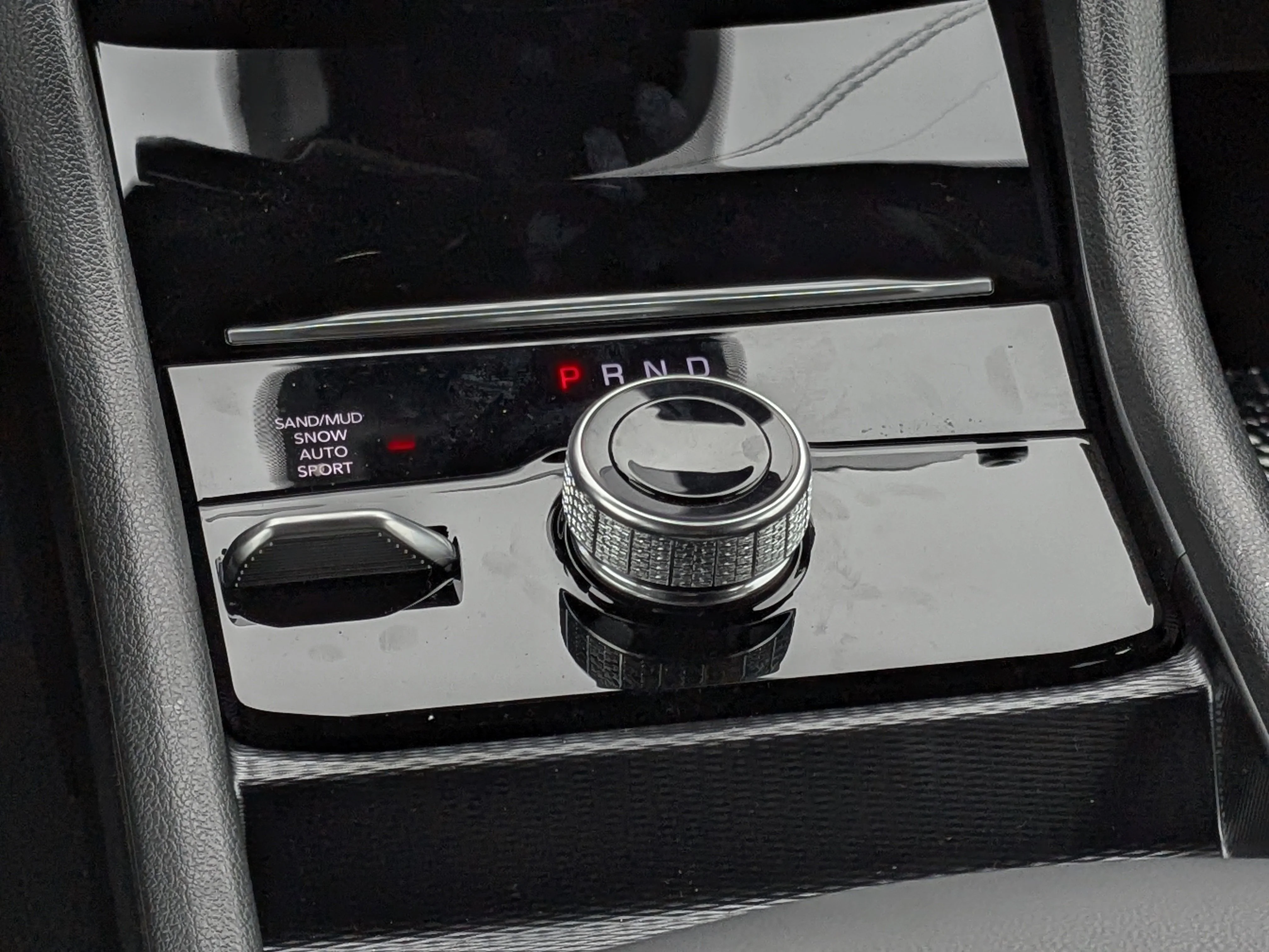 New 2026 Black Jeep Limited - - Panoramic Sunroof - Limited Altitude Pack - 20 Gloss Black Wheels - Luxury Tech II - image 27