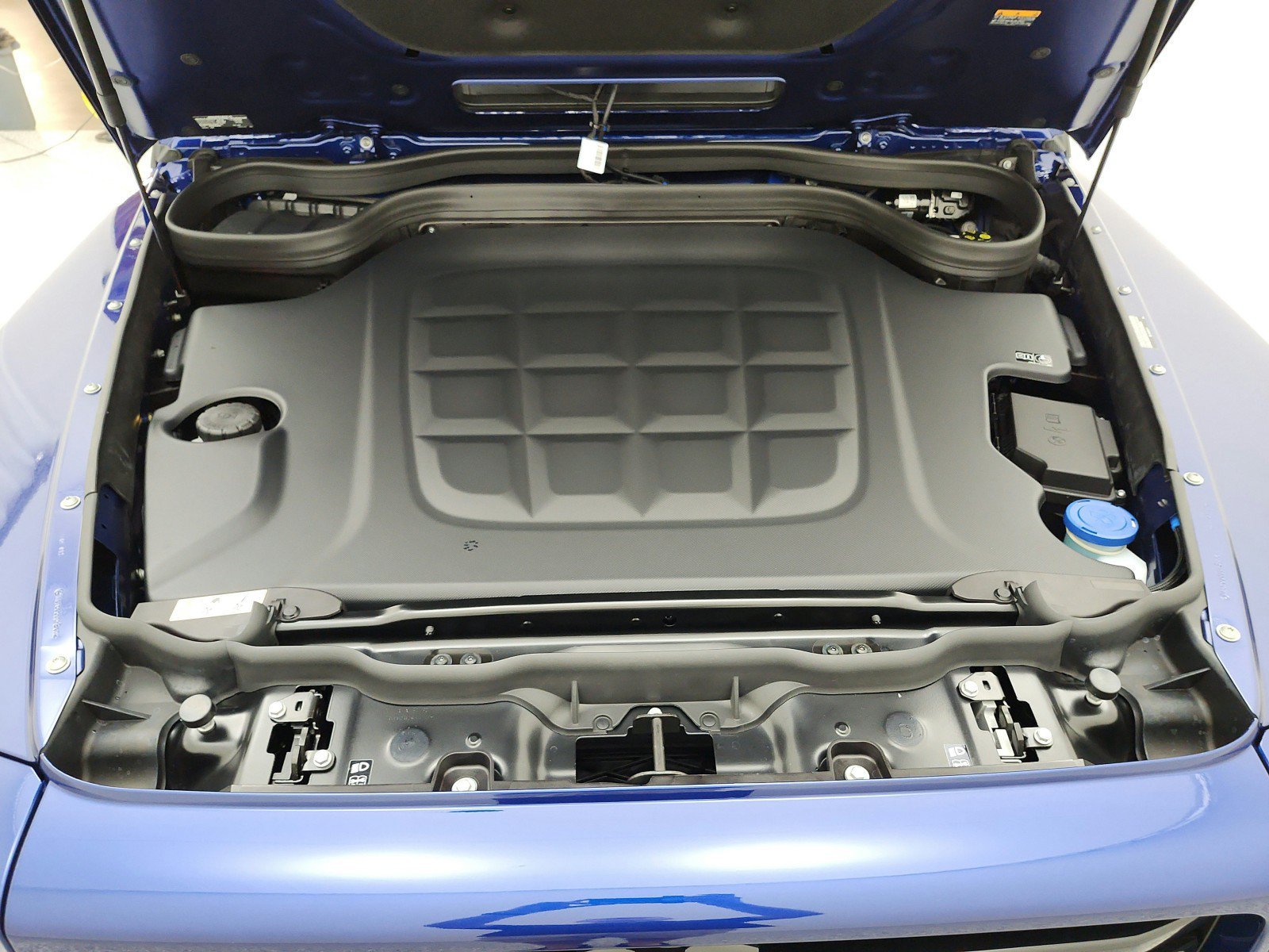 New 2027 Brilliant Blue Mercedes-Benz G 580e SUV image 33