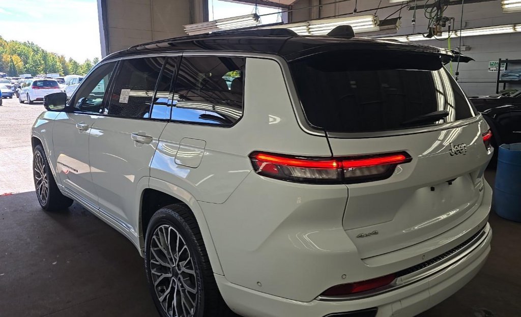 Used 2025 White Jeep Summit image 2