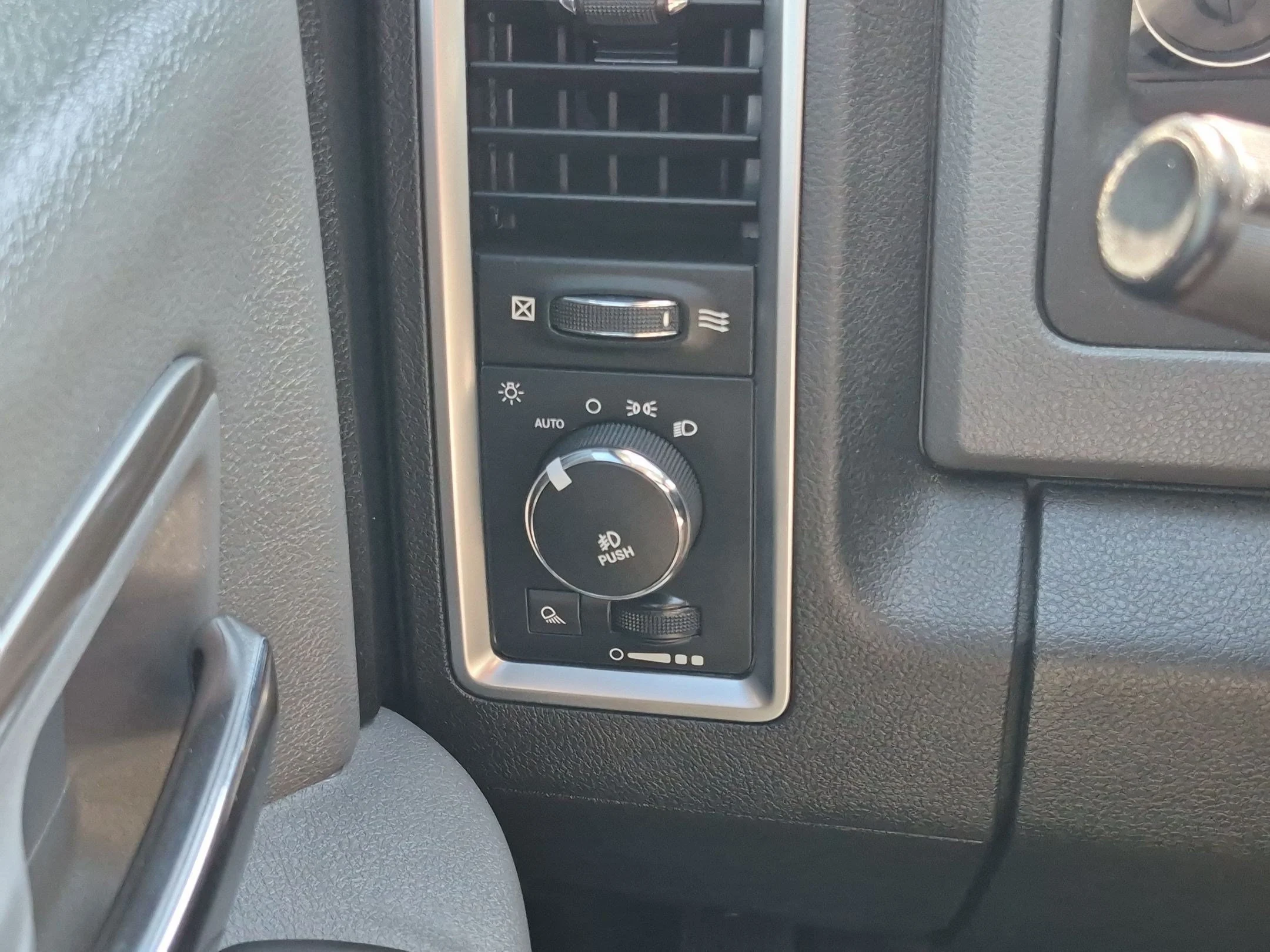 Used 2016 Bright White Clearcoat Ram Big Horn image 24
