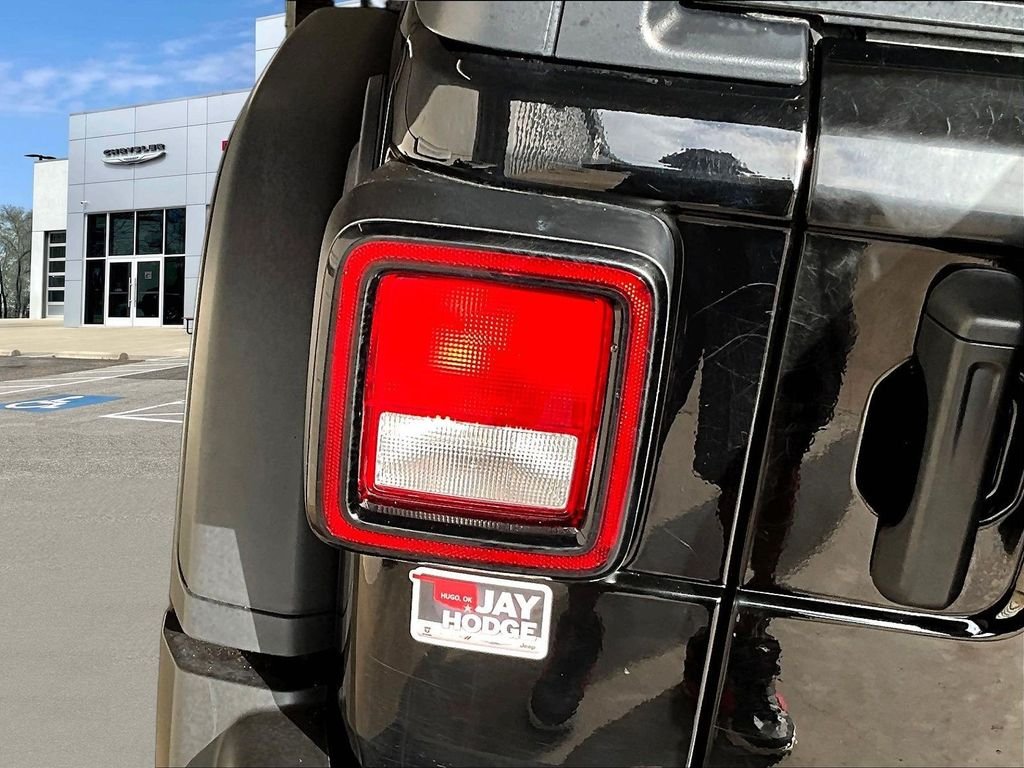 Used 2021 Black Jeep Unlimited Rubicon image 26