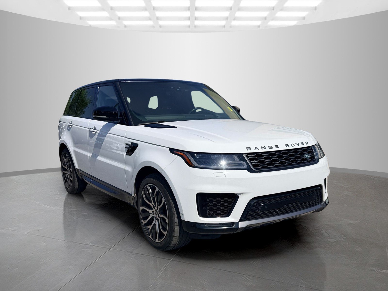 Used 2022 Fuji White Land Rover HSE Silver Edition image 3
