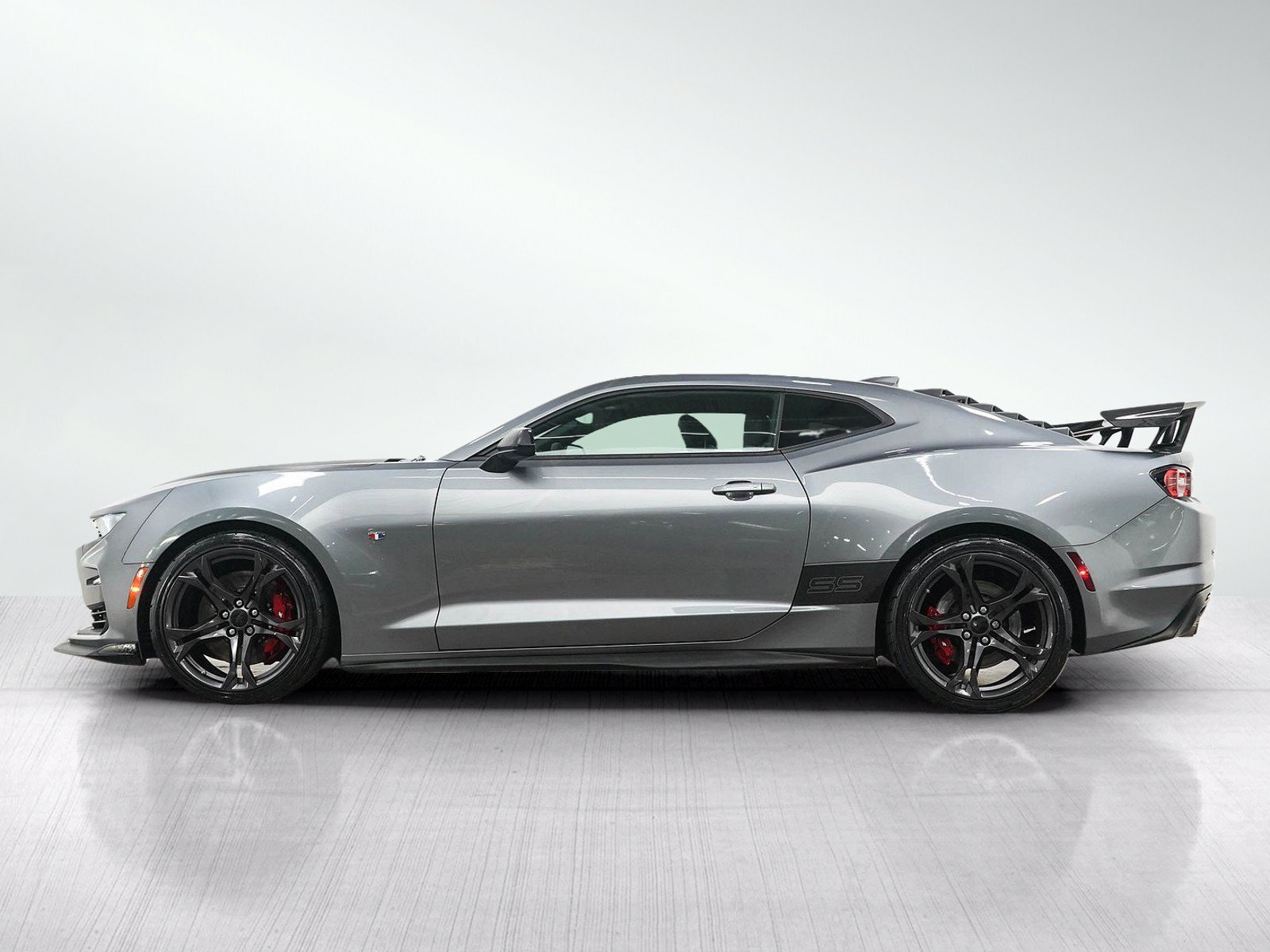 Used 2019 Chevrolet Camaro 1SS with VIN 1G1FE1R77K0145890 for sale in White Bear Lake, Minnesota