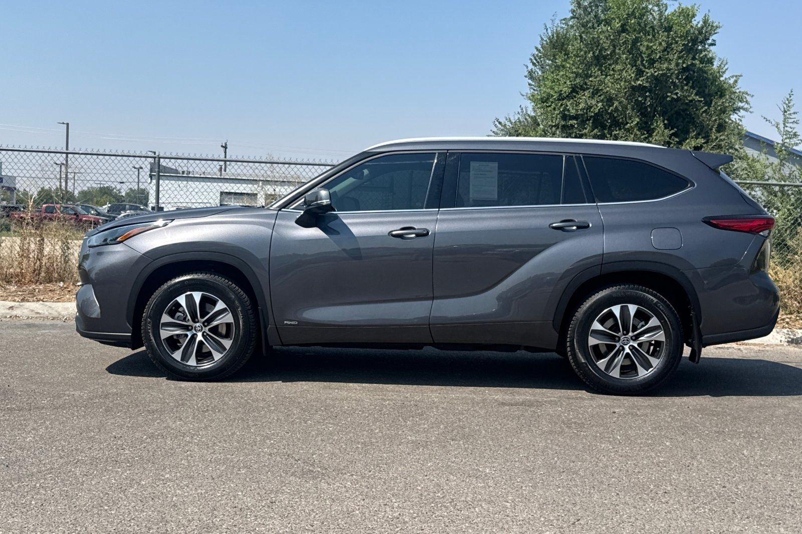 Used 2022 Gray Toyota XLE image 7