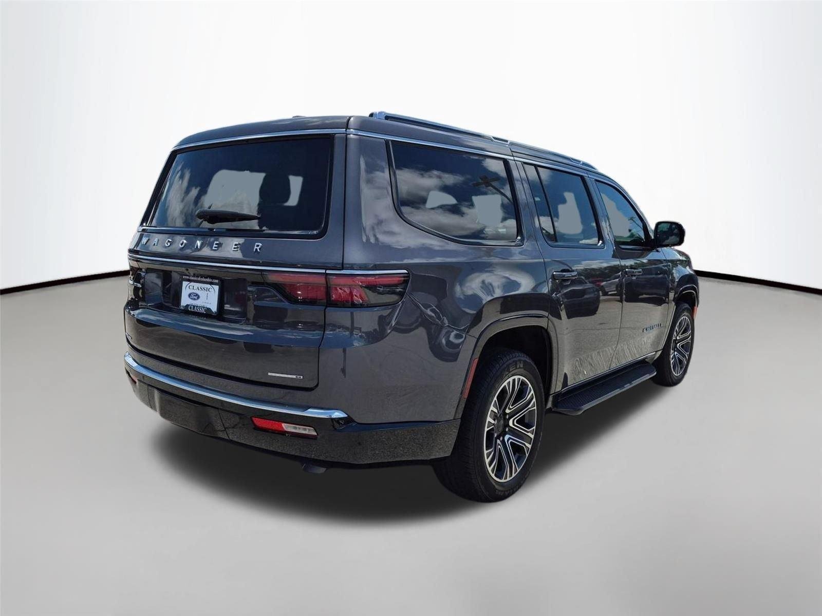Used 2023 Baltic Gray Metallic Clearcoat Jeep Series II image 5