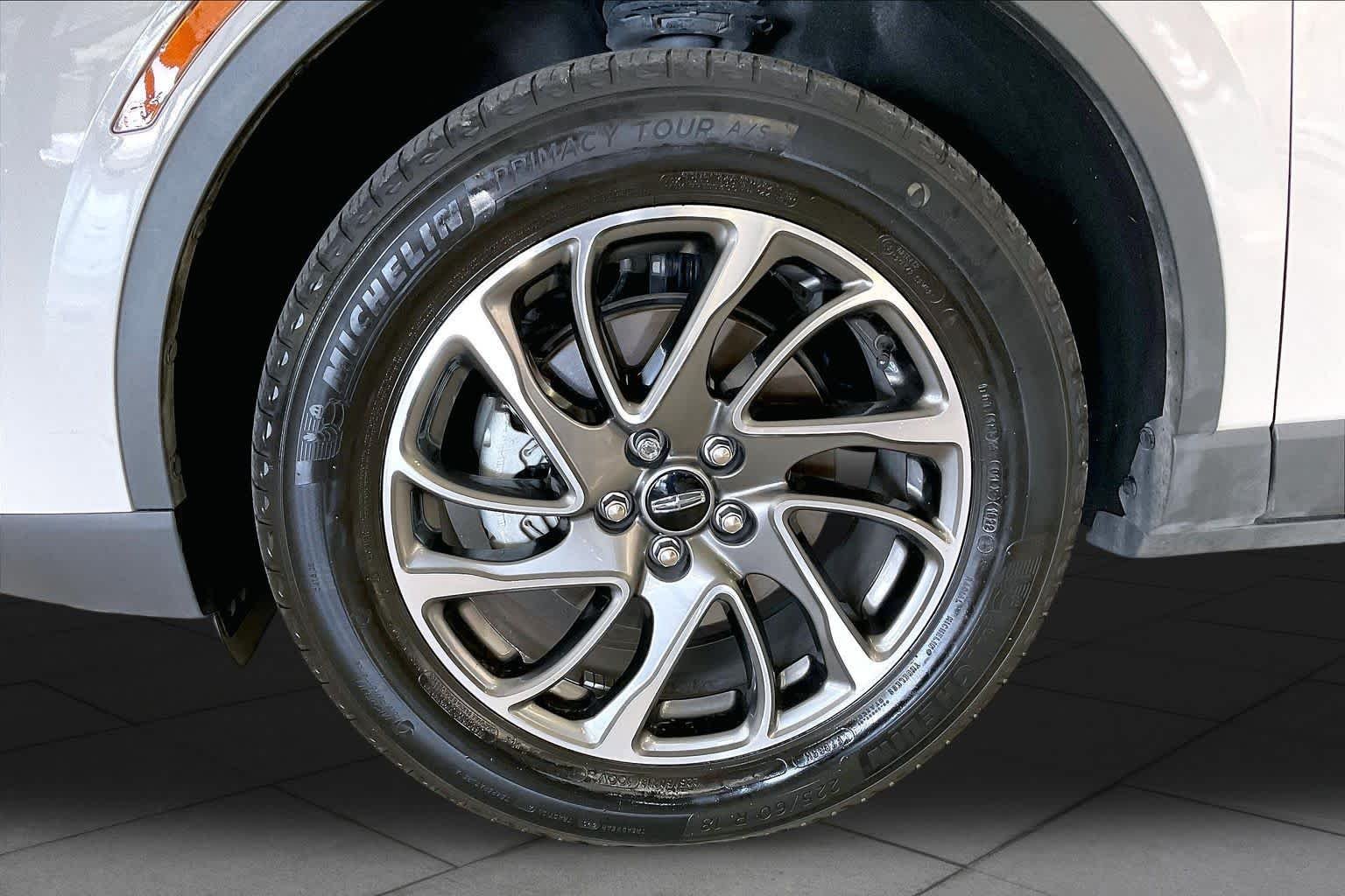 Used 2022 Ceramic Pearl Metallic Tri-Coat Lincoln Standard image 10