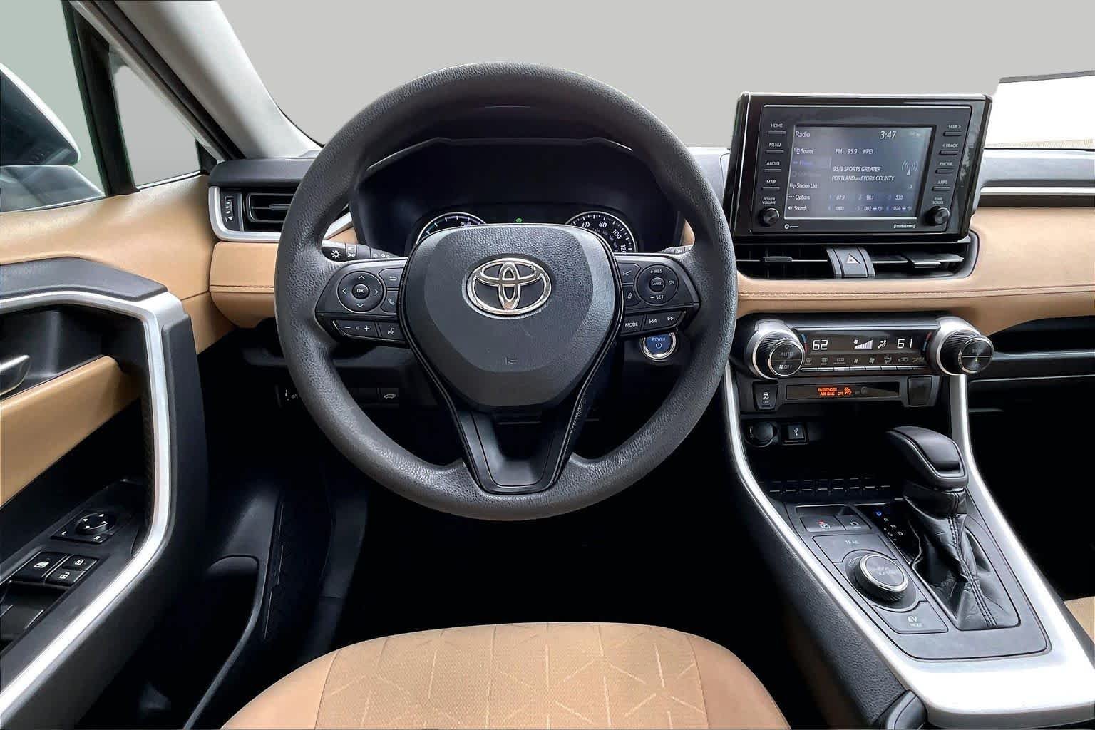 Used 2021 Super White Toyota Hybrid XLE image 6