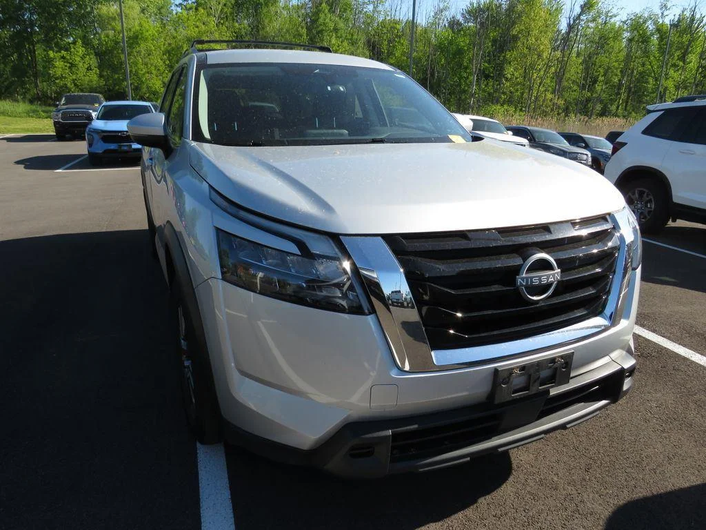 Used 2023 Brilliant Silver Metallic Nissan SV image 4