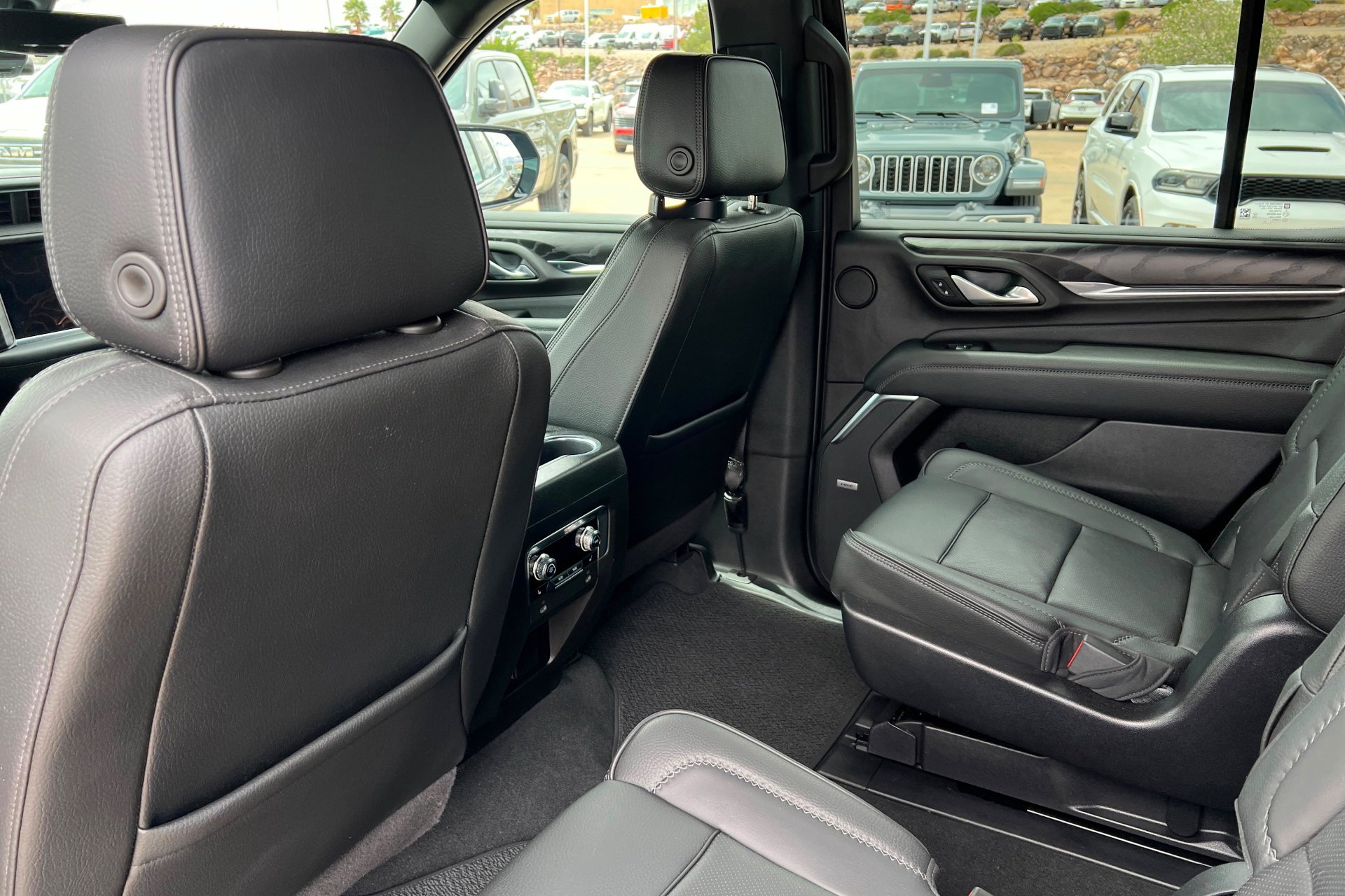 Used 2022 Onyx Black GMC Denali image 20