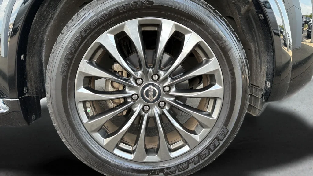 Certified Used 2020 Super Black Nissan Platinum image 28